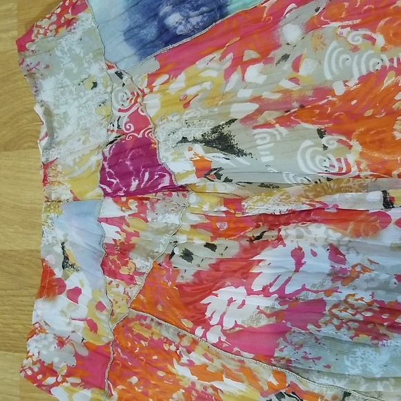 Tribal womans crinkled pleated sheer lined  floral print midi skirt size 6 EUC - Picture 5 of 8